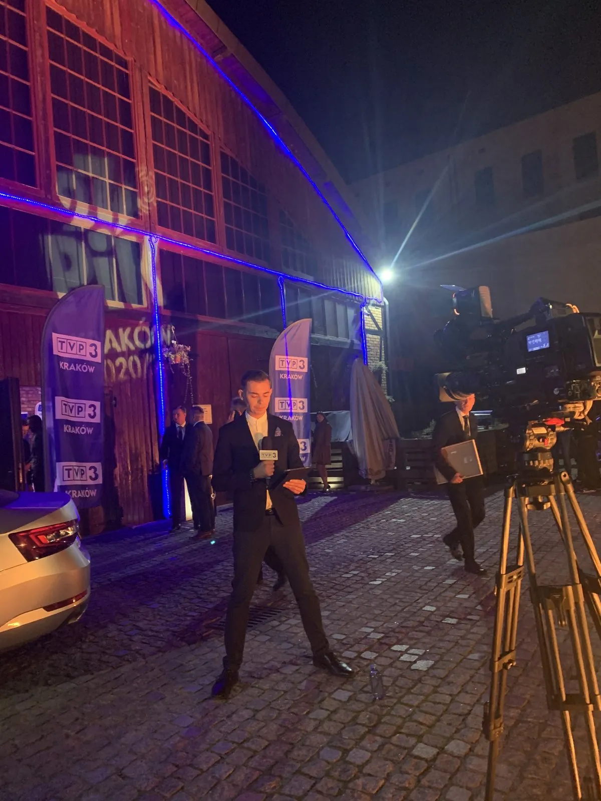Wejście na żywo przed halą gali PiK Kraków 2020 z kamerą TVP3